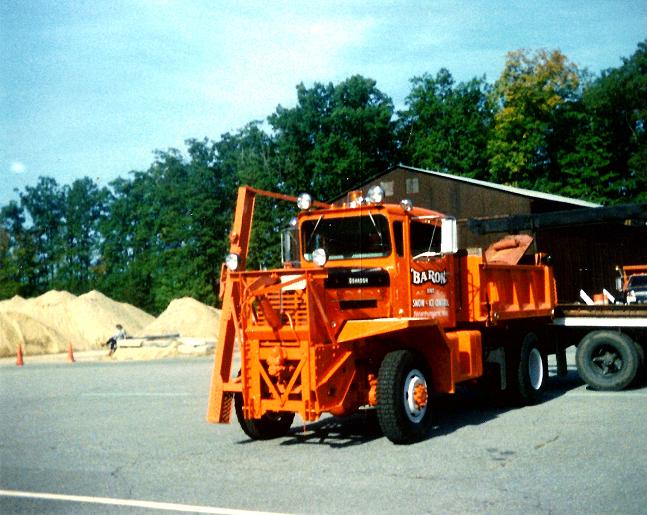 http://www.badgoat.net/Old Snow Plow Equipment/Trucks/Oshkosh Plow Trucks/Oshkosh Trucks/GW647H515-11.jpg